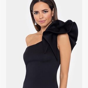 Chic One-Shoulder Black Dress